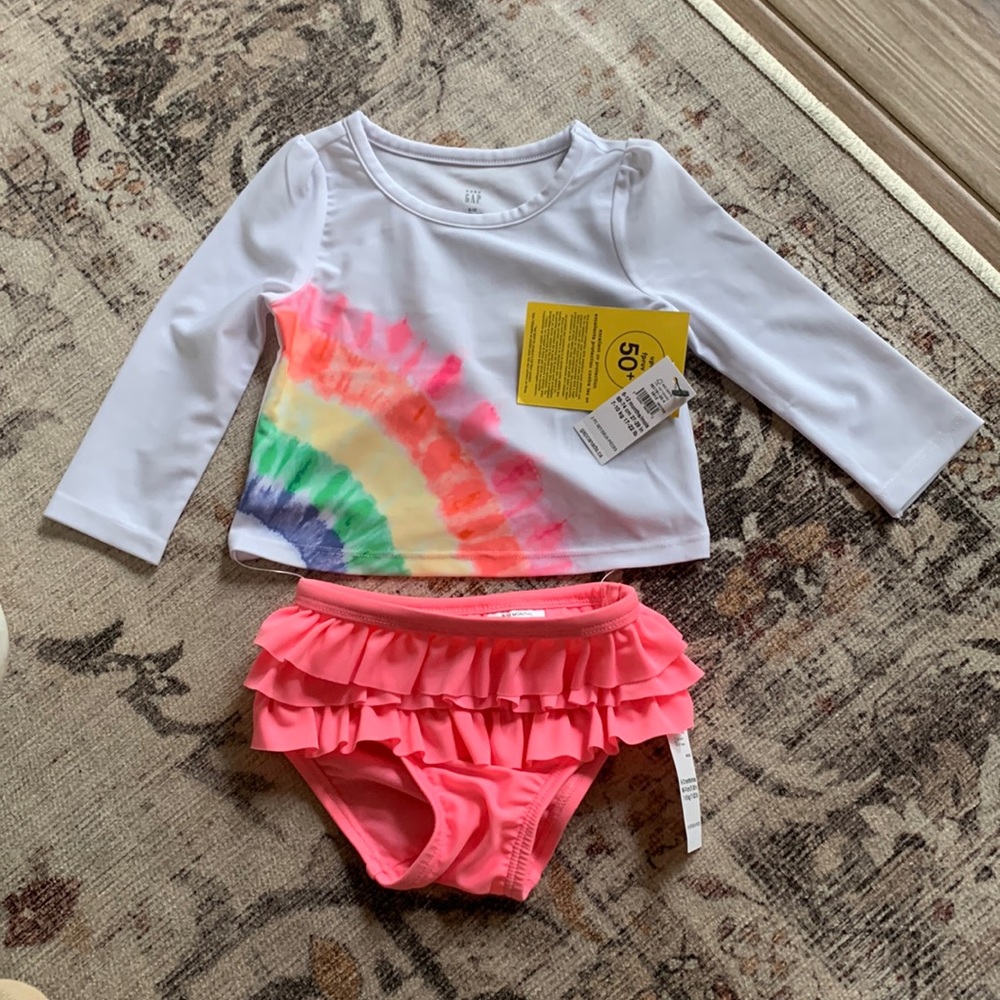 New baby gap swim set